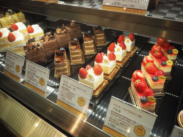 2_cake.jpg