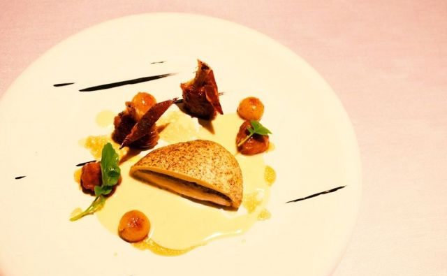 《茅場町》伝統と革新が生む"本物"のフランス料理　「アサヒナガストロノーム」がオープン　ロブション氏の教えを継ぐシェフが腕をふるう一皿