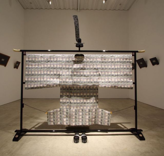 《市ヶ谷》米谷健＋ジュリア「はだかの王様」展　〝お金〟の変容をじっくり見つめてみよう！