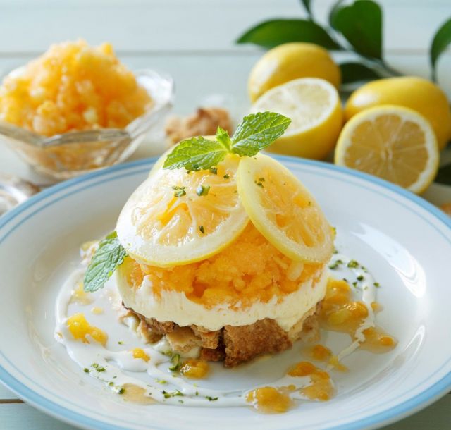 さくさくのガレット、なめらかなグラニテ　夏限定の冷菓「フローズンレモンタルト」