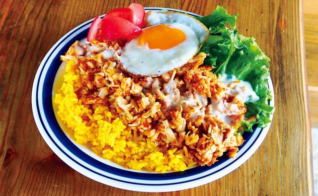 サラダチキンで簡単！スパイシーチキンオーバーライス《めしうまナイト》
