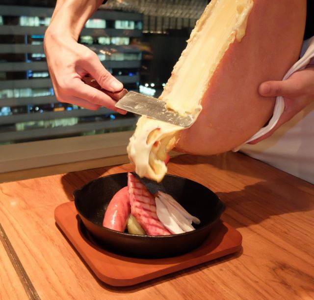 《銀座》大人の街に、気軽に楽しめるチーズ料理専門店「CHEESE KITCHEN RACLER」が誕生