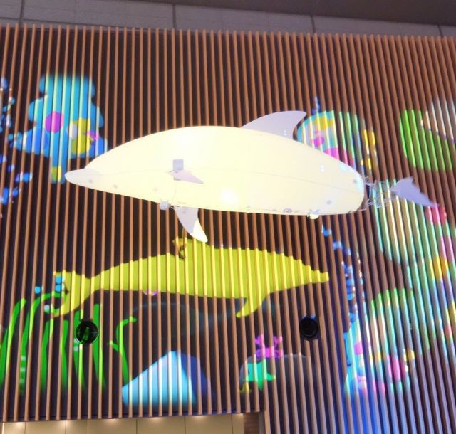 《有楽町》幻想的な海の世界「光のアクアリウム」展、開催中