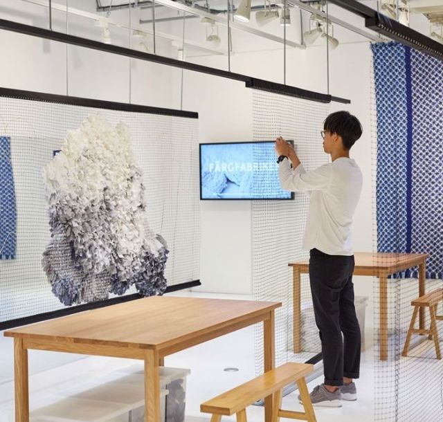 《有楽町》スウェーデンのアーティストと「雲」をテーマにした巨大なラグ作り　「Handscape」展、開催中
