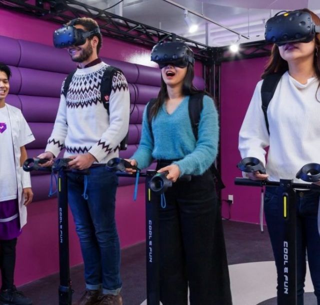 《渋谷》VRゲームと本格的な飲食が楽しめるカフェバー誕生