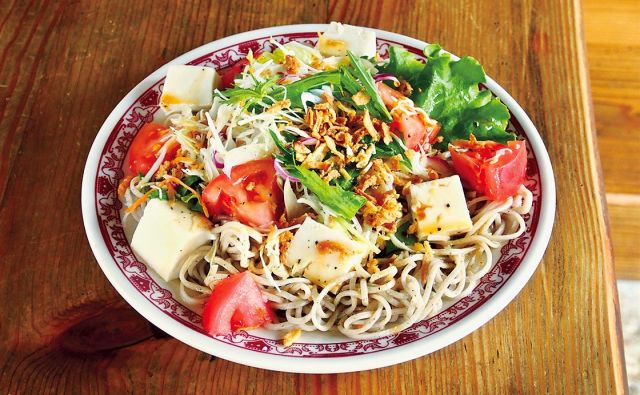 お手軽わさびドレッシングが決め手！豆腐サラダそば《めしうまナイト》